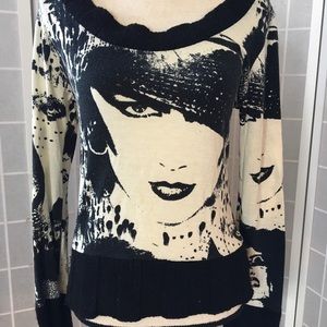 Solotu Italy woman face long sleeve blouse. L